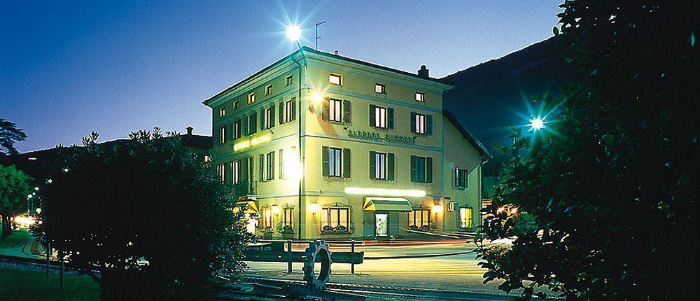 Albergo Ristorante Svizzero Каполаго Экстерьер фото