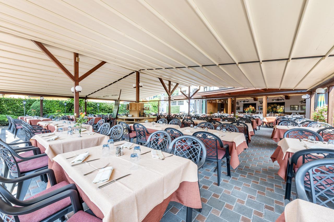 Albergo Ristorante Svizzero Каполаго Экстерьер фото